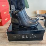 Stella  W’s Kort Støvelett M/Glidelås Sort 2